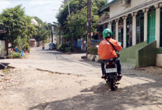 Jalannya Masih Rusak dan Berlubang