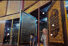 Pengunjung Padati Wisata Religi Al Quran Al-Akbar di Palembang