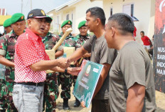 Bersamaan Penyerahan Kunci Rumah Prajurit dan Hadiah Perlombaan Meriahkan HUT RI Ke-79