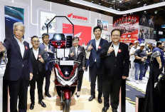 Decak Kagum Pengunjung di IIMS 2025, Lihat Kecanggihan Honda PCX 160 RoadSync dan Motor Listrik Futuristik