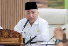Gotong Royong Perbaiki Jalan Provinsi Lintas Sekayu – PALI