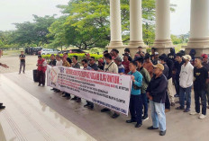 SIRA Demo di Kantor Bupati OI, Pertanyakan Izin Pembangunan RS Ar Royyan