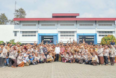 Presiden Bantu Mobil Listrik ke SMKN 2 Palembang