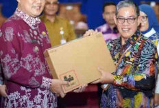 Guru di Muara Enim Terima Beasiswa S2
