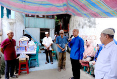 Yudha Pratomo Mahyuddin Salurkan Bantuan ke Korban Kebakaran di Kelurahan 3/4 Ulu