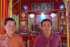 Kelenteng Hoei Hoen Tong   Rayakan Hut Dewa Seng long 