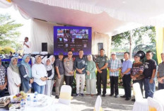 Ribuan Warga Prabumulih Minum Kopi di Sungai Kelakar