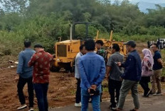 3 Alat Berat Bersihkan Lahan SMA Taruna Nusantara
