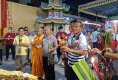 Puncaknya Dibakarnya Tai Soe, Kelenteng Chandra Nadi Gelar Sembahyang Rebutan