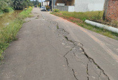 Jalan Lr Permata Nyaris Amblas, Badan Jalan Miring Sebagian