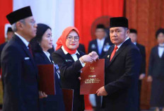 Sematkan Satyalancana Karya Satya dari Presiden kepada 321 ASN Pemprov Sumsel