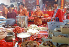 Sembahyang Kue Bulan Meriah di Pulau Kemaro Palembang