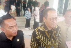 Ketua DPRD Deni Victoria bersama Anggota DPR RI Diskusi UUD Pekerja Migran
