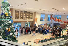 Aryaduta Palembang Hadirkan Tree Lighting Ceremony 2025