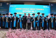 Gubernur Ajak Wisudawan USS Siap Hadapi Persaingan