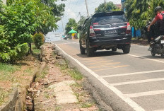Siring Depan Kampus FKIP KM 5 (PGTK/SD) Banyak Rusak