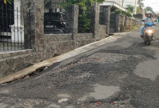 Berlubang Akses jalan Tembus Mesuji - Komering