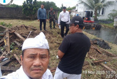 Traktor Amfibi Keruk Aliran Sungai, Atasi Banjir di BSD 