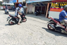 Rusaknya hanya Beberapa Meter, Dampaknya Gesekan Sesama Pengendara