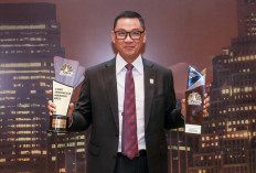 Dirut PLN Darmawan Prasodjo Raih CEO of The Year