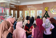 Pasca Lebaran, Nasabah Antre Beli Emas di Galeri 24 Pegadaian 
