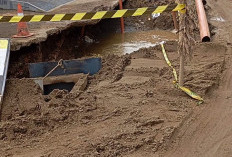 Jalan KS Tubun Palembang Bak Kubangan: Warga Mandi Debu, PBB Mahal Tanpa Infrastruktur Layak!