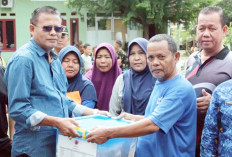 Walikota Terpilih Prabumulih Tinjau dan Bantu Korban Banjir