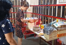 Penuh Khidmat, Umat Buddha Padati Rumah Abu Vihara Prajna Shanti Palembang Jelang Puncak Ceng Beng 2026