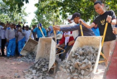 Gebrak Gotong Royong Perbaikan Jalan