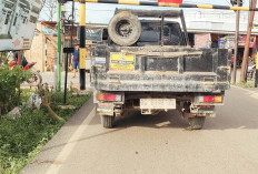 Stiker Blind Spot Ada di Mobil Angkutan Bahan Bangunan