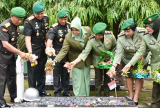 Danrem 044/Gapo Ziarah Makam Pahlawan