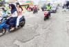 Jalan RA Abusama Banyak Berlubang
