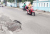 Lubang di Depan SMP Negeri 3 Palembang, Menghambat Aktivitas Siswa Sekolah