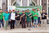 Gotong Royong Jelang Idul Adha 1446 H, Parkside's Hotel Palembang Bersih-bersih Masjid Bersama Warga Seroja