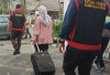 GEGER! Koper Hitam Misterius di Rumah Mantan Gubernur Alex Noerdin Terkait Korupsi Pasar Cinde!