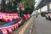 Bendera Merah Putih Berkibar di Jalan Kol H Burlian