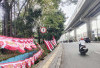 Semangat Merah Putih di Sepanjang Jalan Kol H Burlian