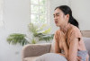 6 Cara Mengatasi Asam Lambung Naik, Coba Redakan Pakai Ini!